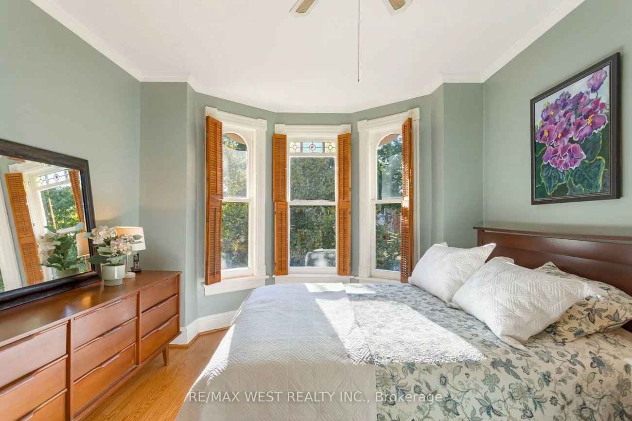 195, Dunn, South Parkdale, Toronto