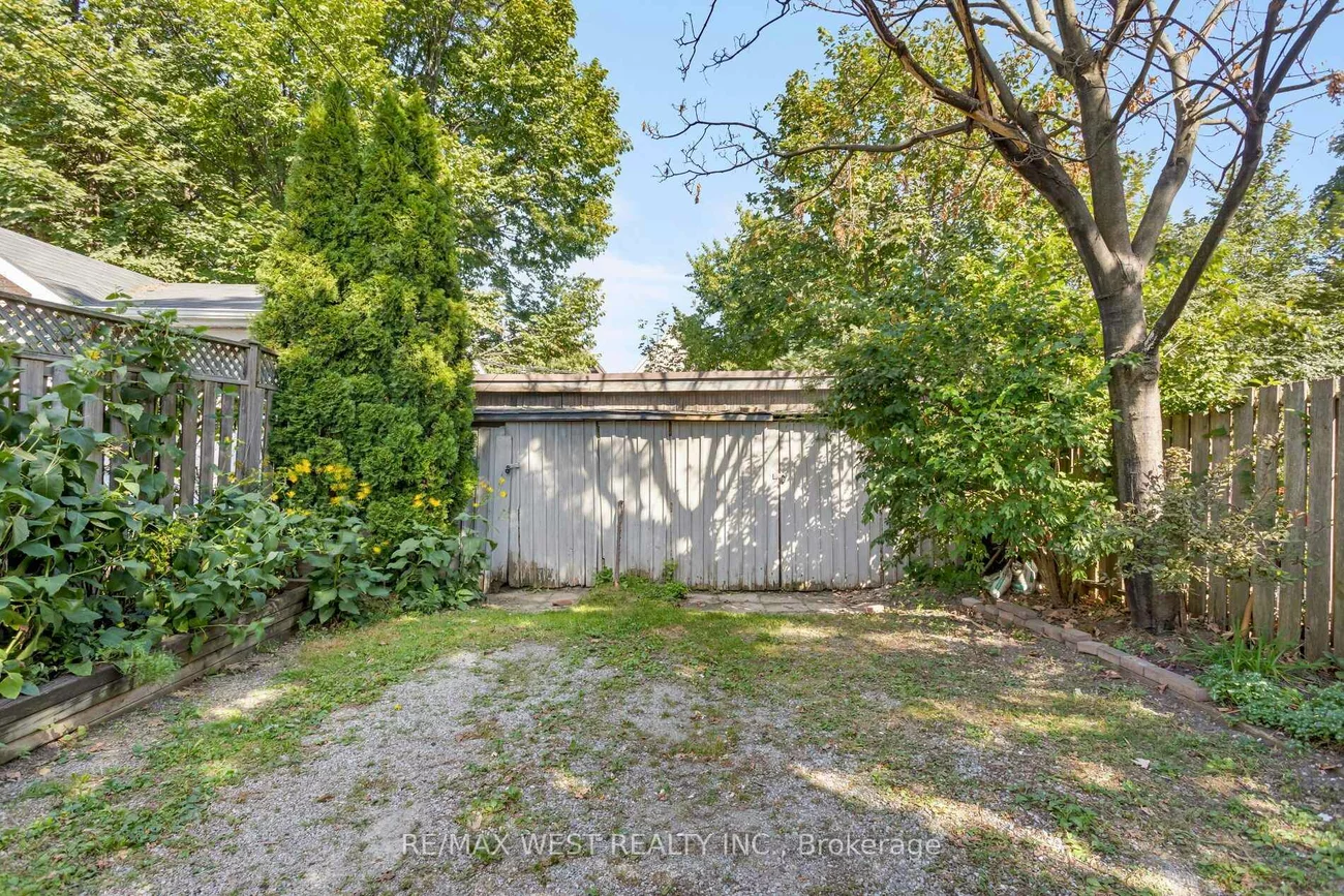 195, Dunn, South Parkdale, Toronto