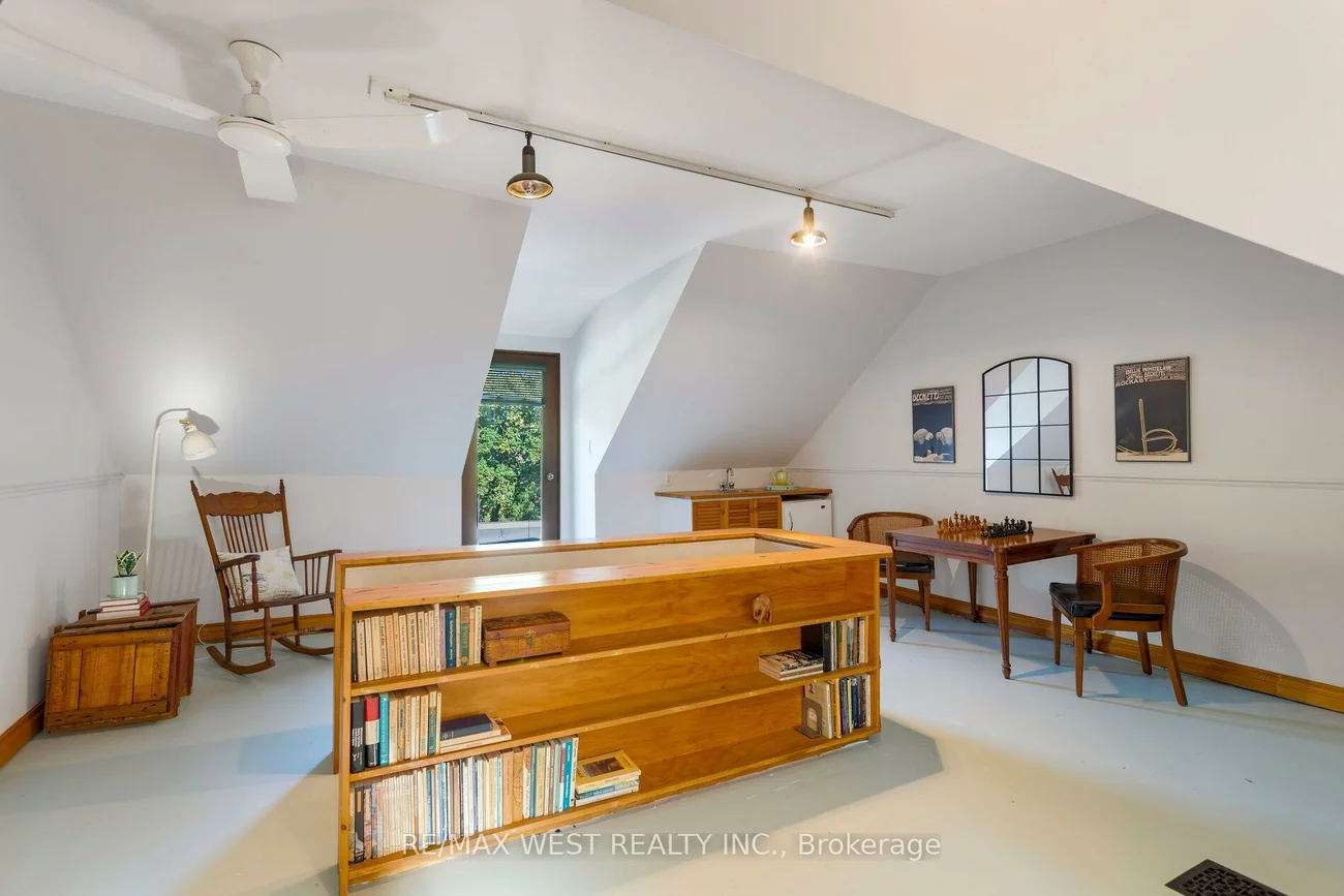 195, Dunn, South Parkdale, Toronto