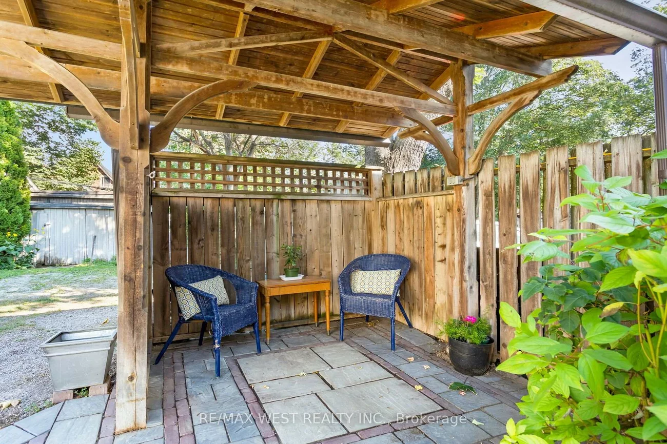 195, Dunn, South Parkdale, Toronto