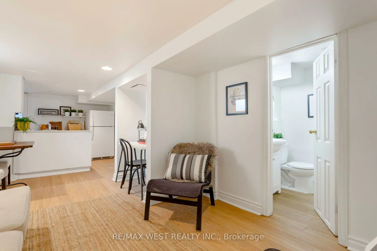 195, Dunn, South Parkdale, Toronto