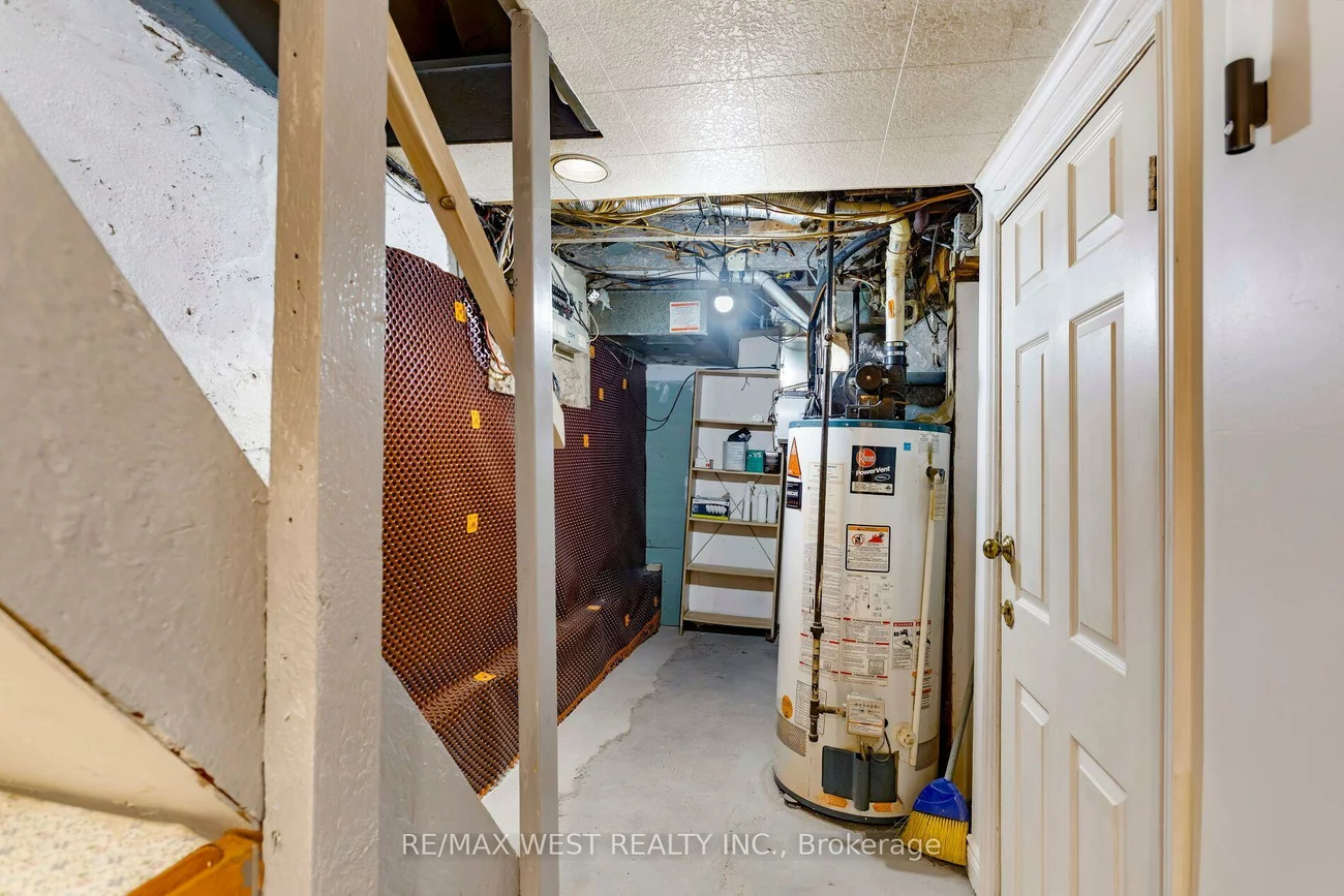 195, Dunn, South Parkdale, Toronto