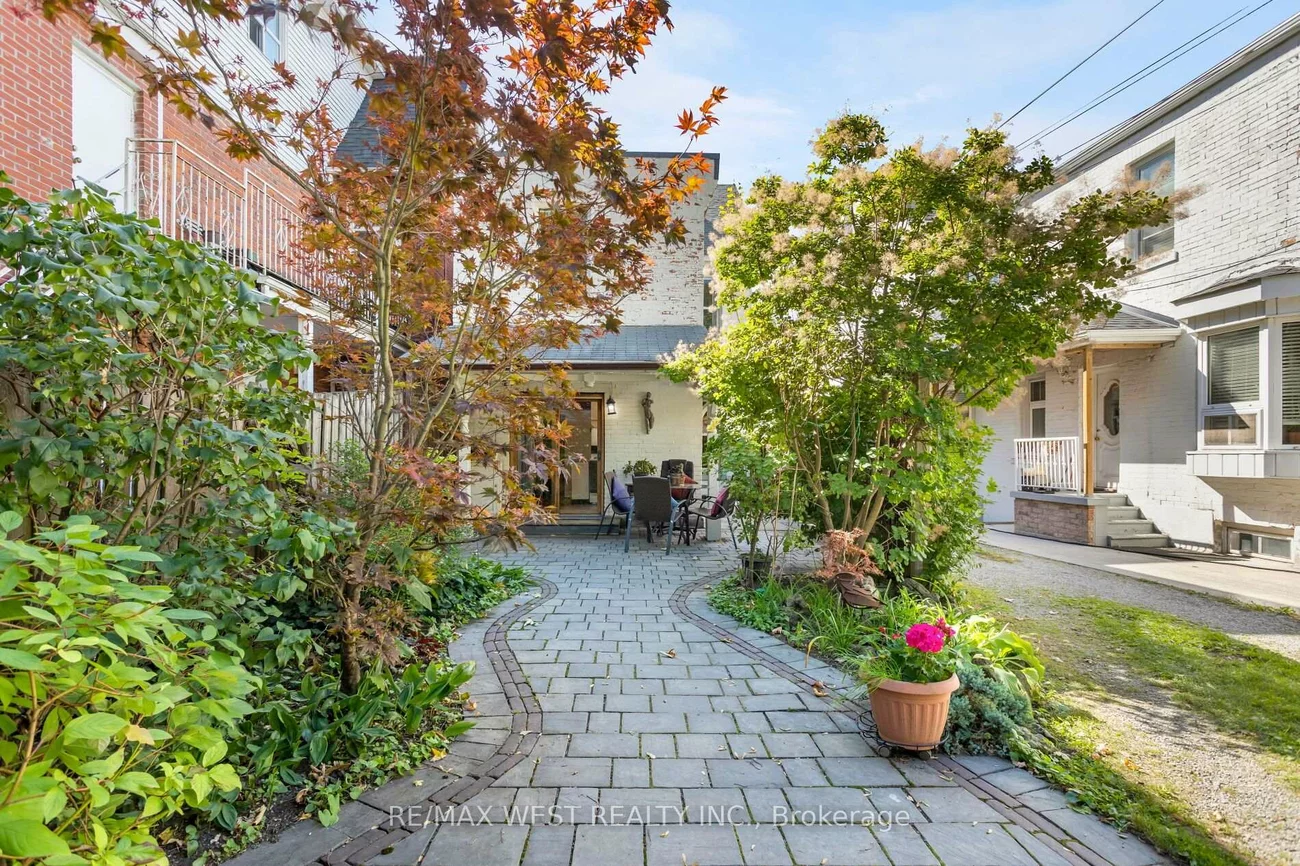195, Dunn, South Parkdale, Toronto