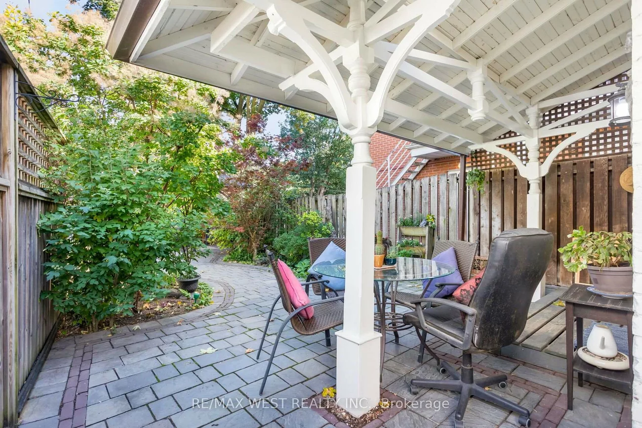 195, Dunn, South Parkdale, Toronto