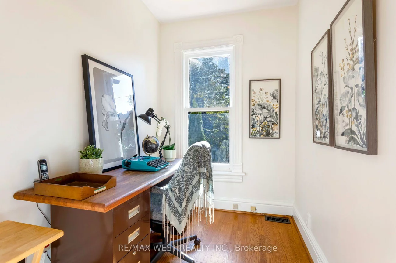 195, Dunn, South Parkdale, Toronto
