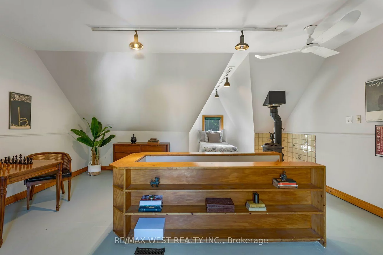 195, Dunn, South Parkdale, Toronto