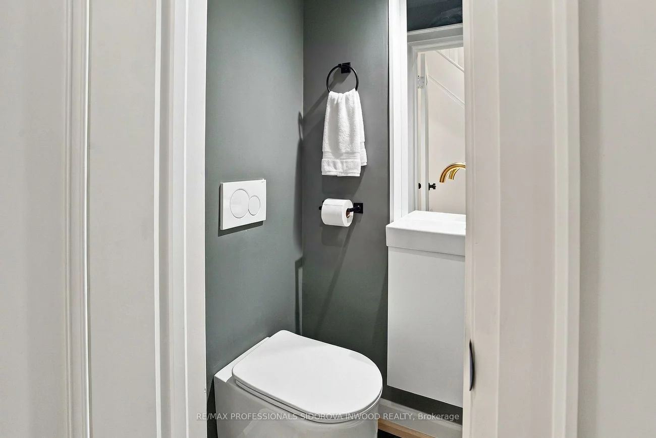 227, Windermere, High Park-Swansea, Toronto
