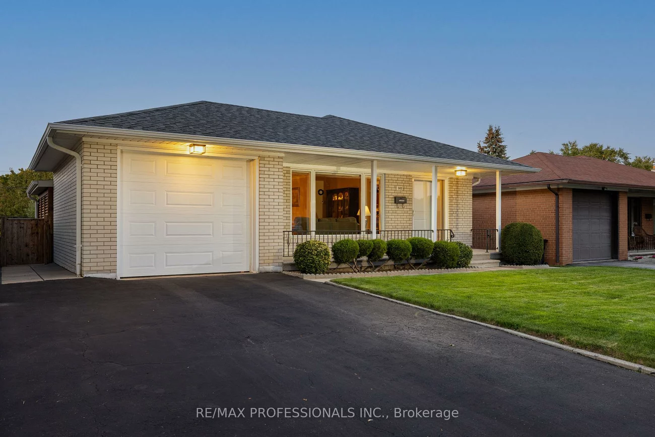 302, La Rose, Willowridge-Martingrove-Richview, Toronto