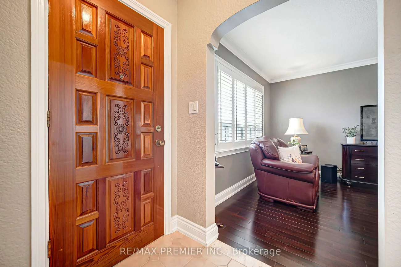 240, Calvington, Downsview-Roding-CFB, Toronto