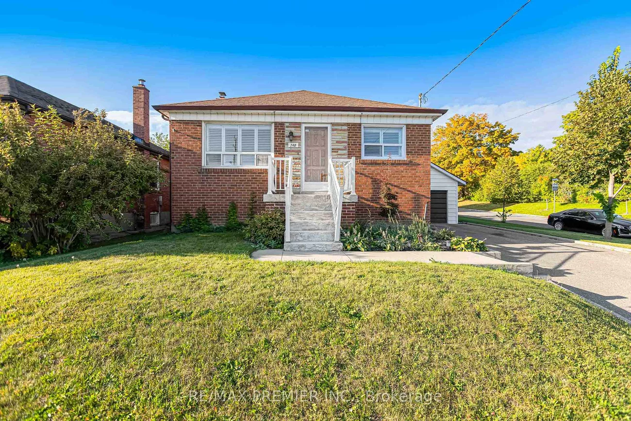 240, Calvington, Downsview-Roding-CFB, Toronto