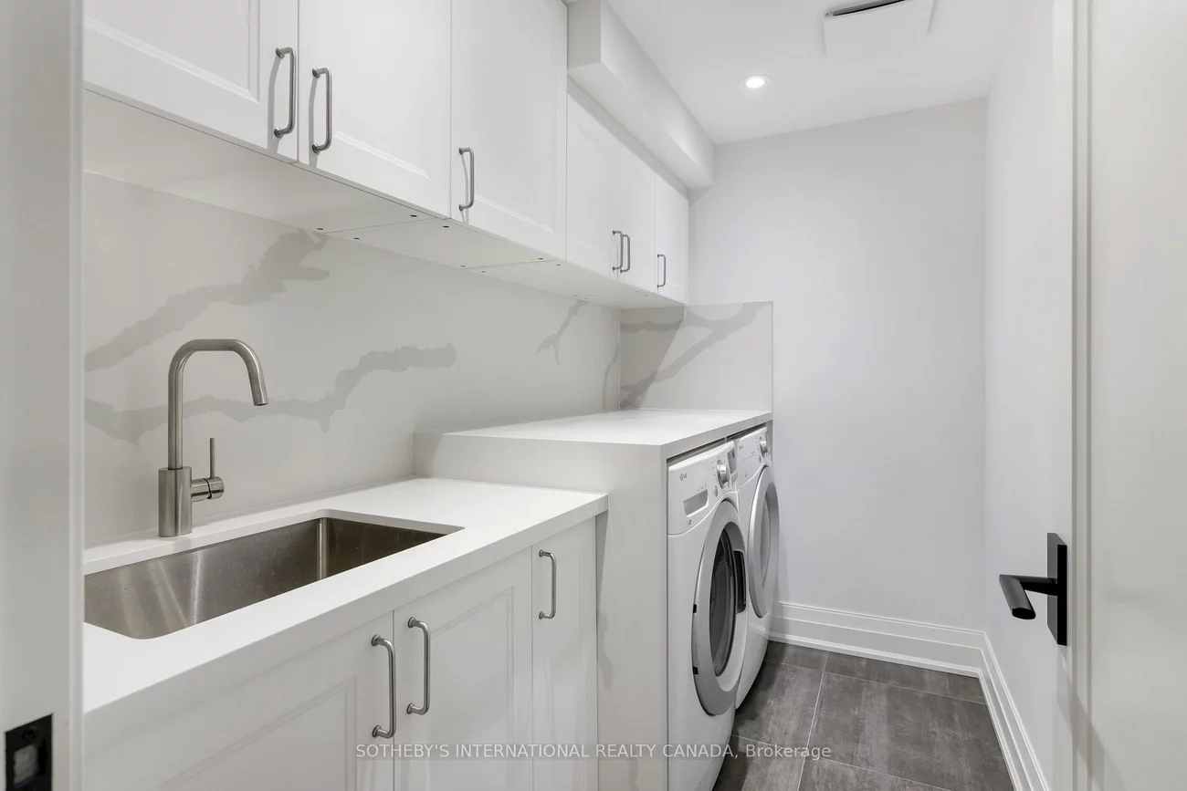 57, Burnhamthorpe Park, Islington-City Centre West, Toronto