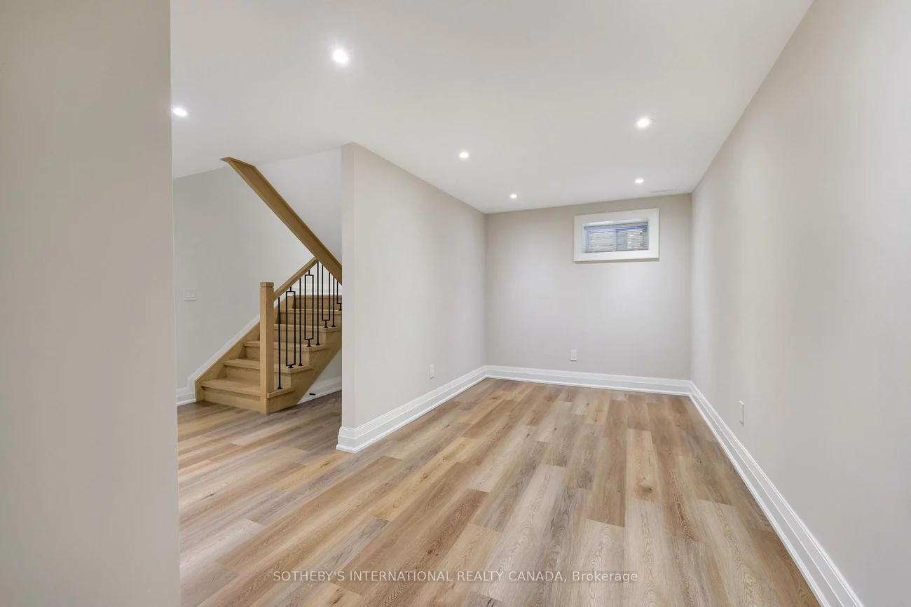 57, Burnhamthorpe Park, Islington-City Centre West, Toronto