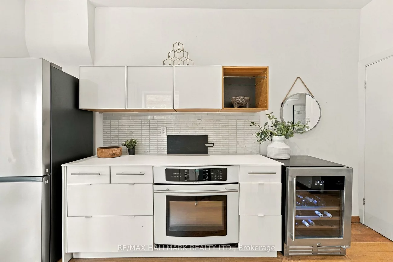 31, Wright, Roncesvalles, Toronto
