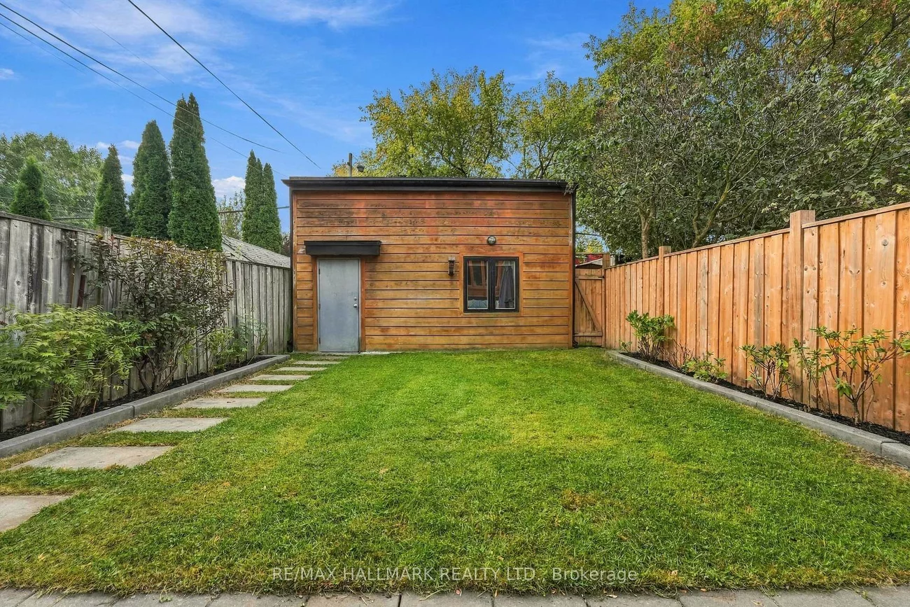 31, Wright, Roncesvalles, Toronto
