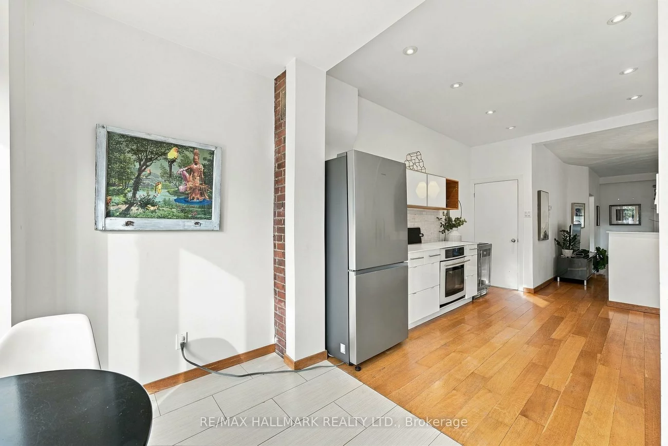 31, Wright, Roncesvalles, Toronto