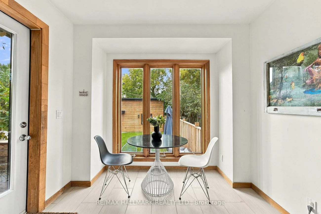 31, Wright, Roncesvalles, Toronto