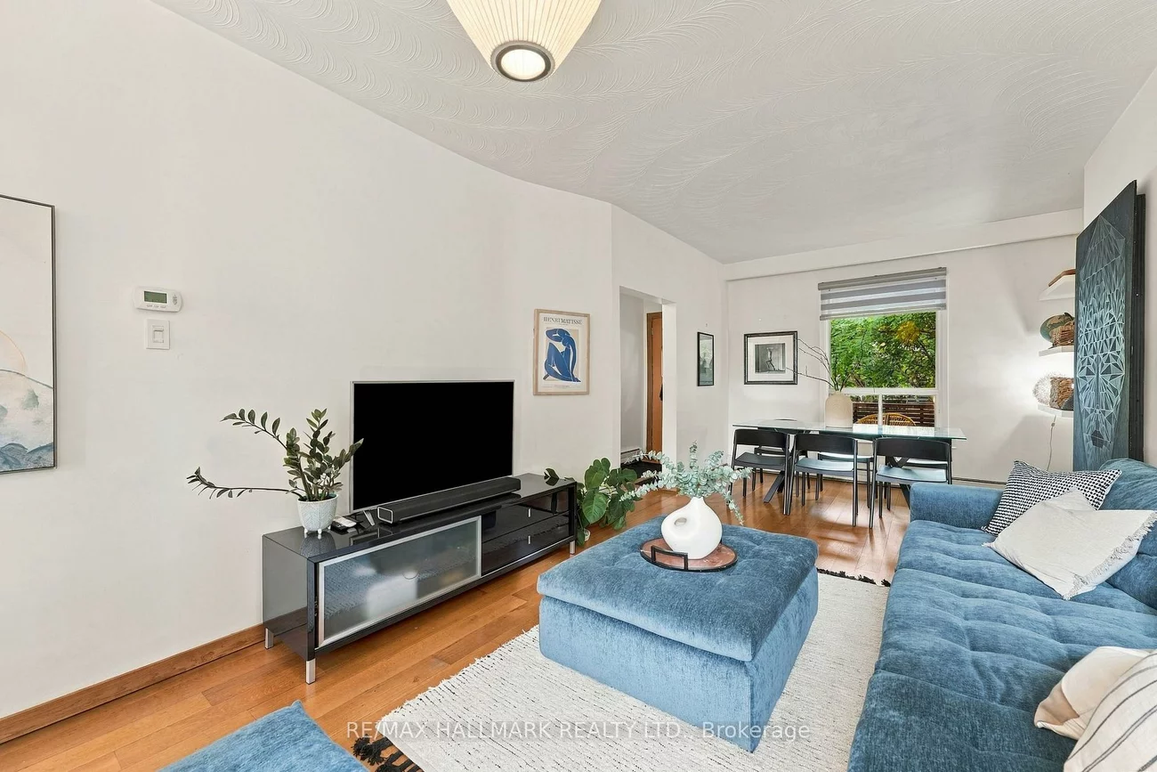 31, Wright, Roncesvalles, Toronto