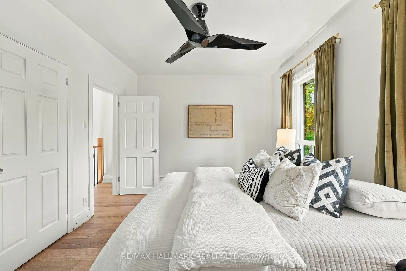 31, Wright, Roncesvalles, Toronto