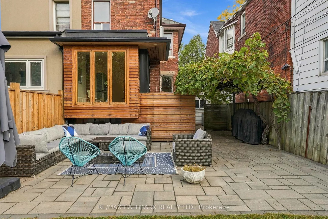 31, Wright, Roncesvalles, Toronto