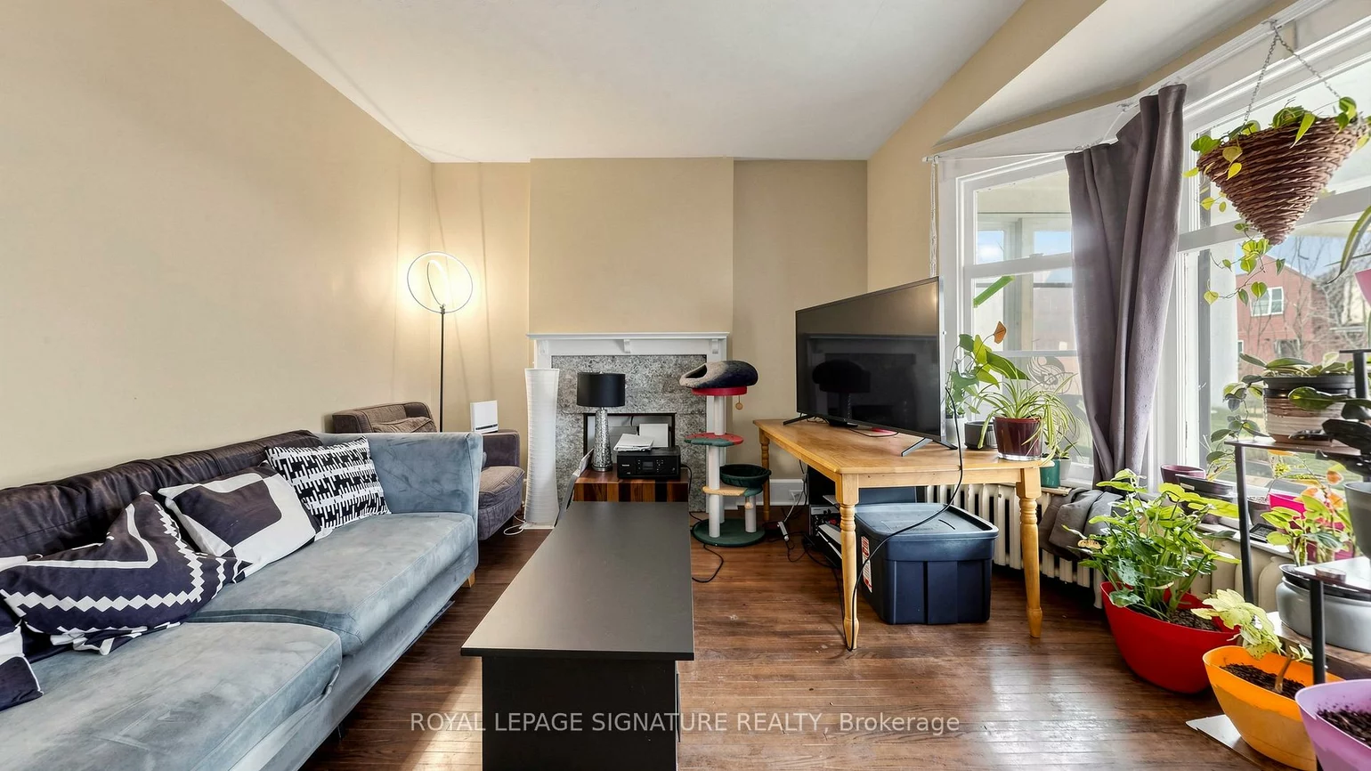 132, Marion, Roncesvalles, Toronto