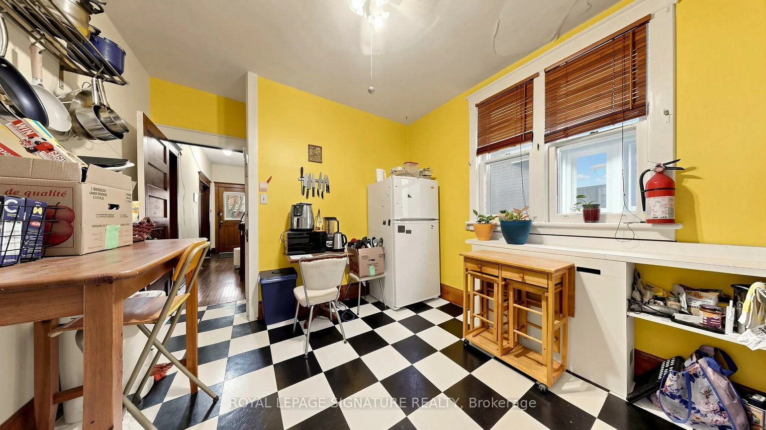132, Marion, Roncesvalles, Toronto