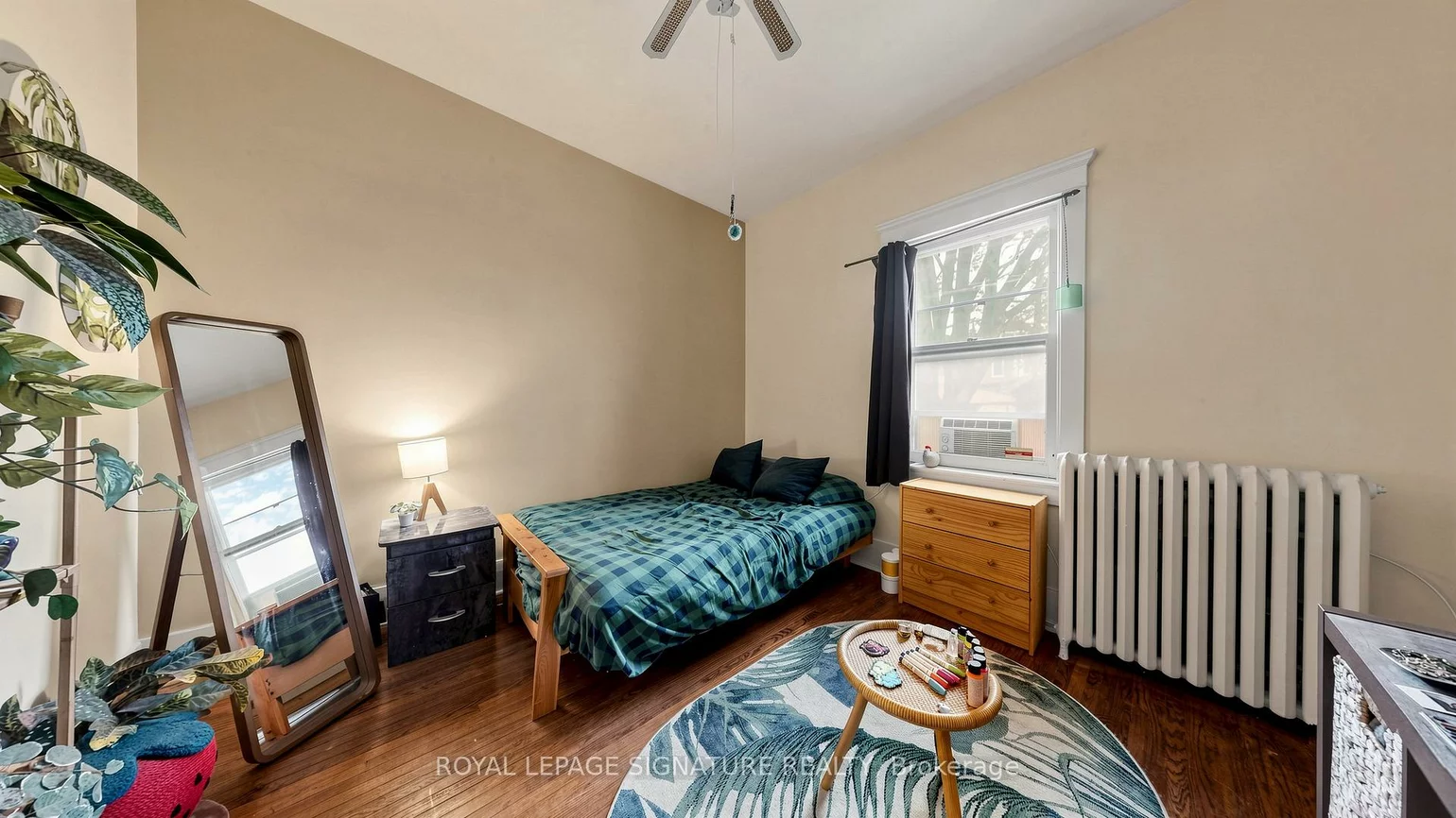 132, Marion, Roncesvalles, Toronto