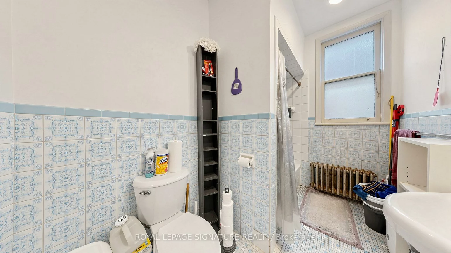 132, Marion, Roncesvalles, Toronto