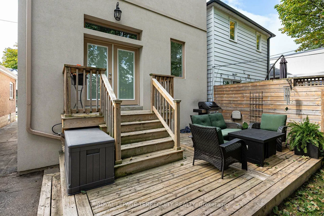 151, Brookside, Runnymede-Bloor West Village, Toronto