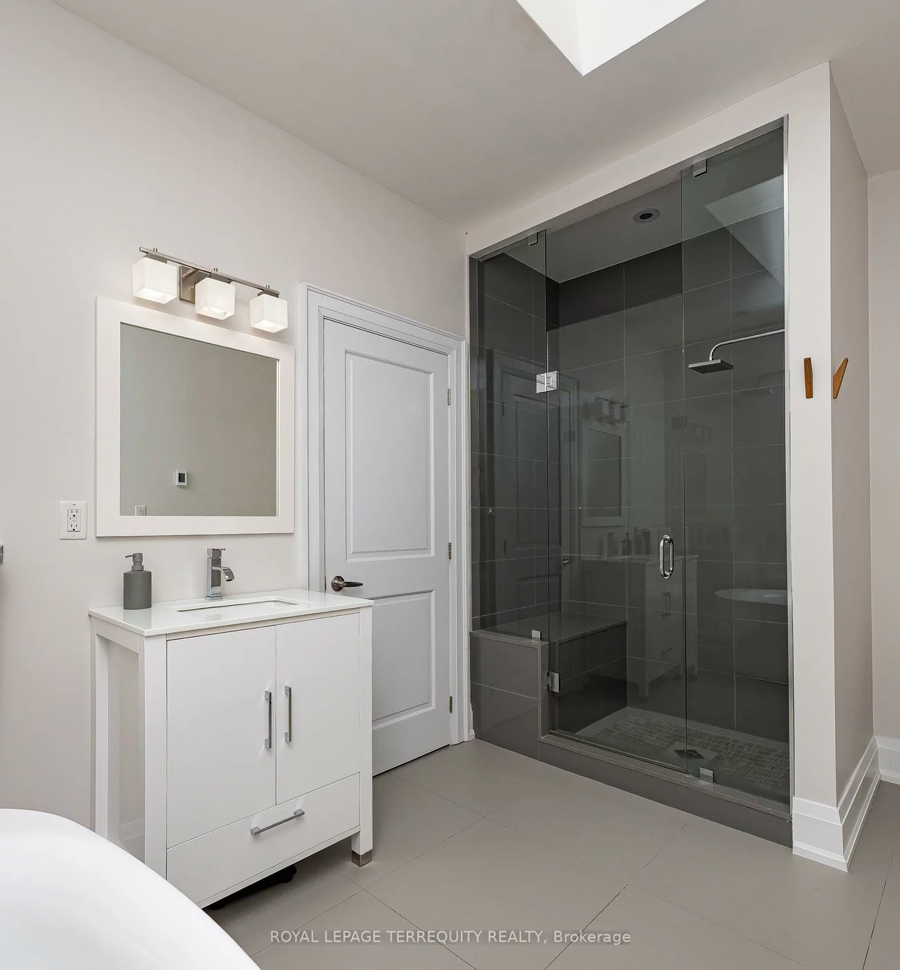 151, Brookside, Runnymede-Bloor West Village, Toronto