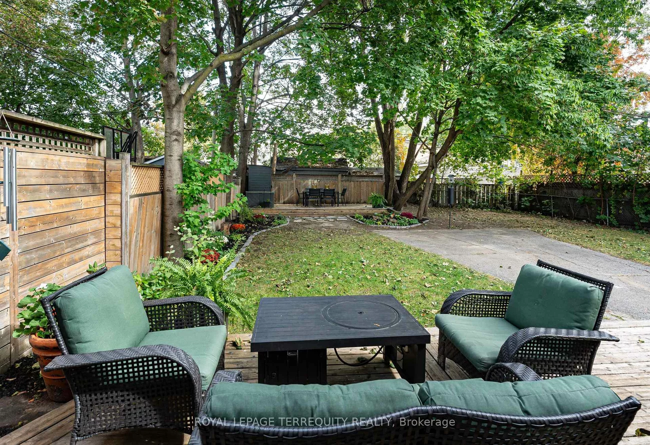 151, Brookside, Runnymede-Bloor West Village, Toronto