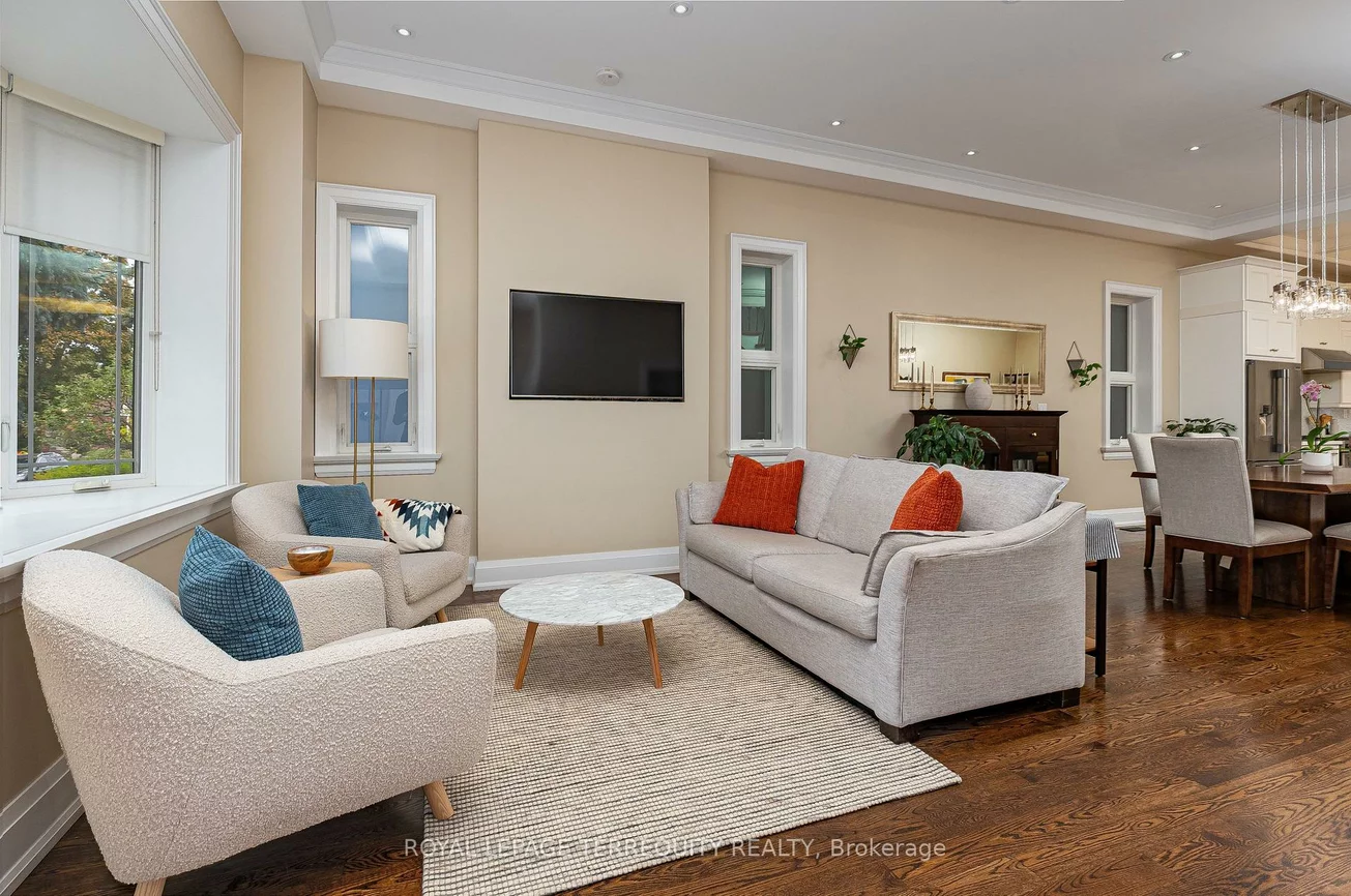 151, Brookside, Runnymede-Bloor West Village, Toronto