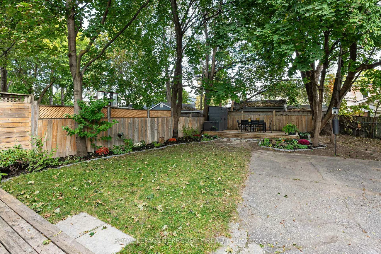151, Brookside, Runnymede-Bloor West Village, Toronto