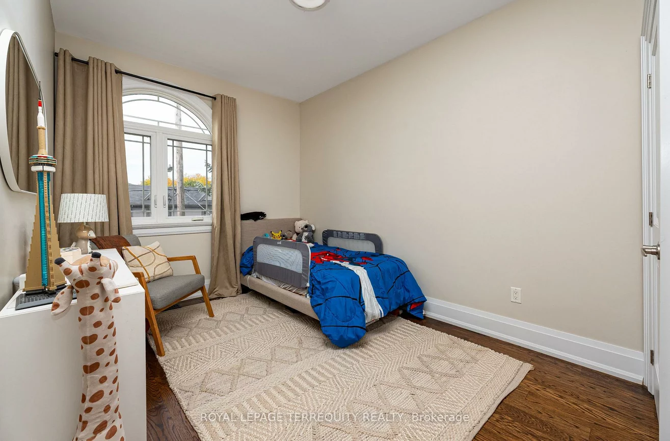 151, Brookside, Runnymede-Bloor West Village, Toronto