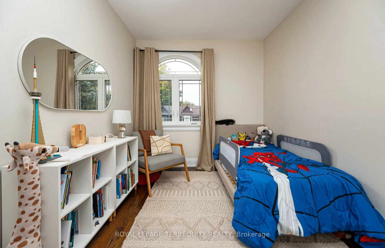 151, Brookside, Runnymede-Bloor West Village, Toronto
