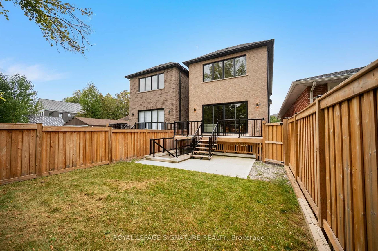 62, Ash, Long Branch, Toronto