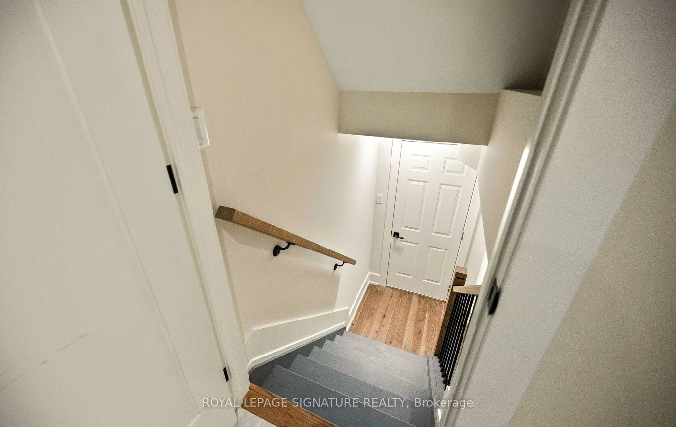 62, Ash, Long Branch, Toronto
