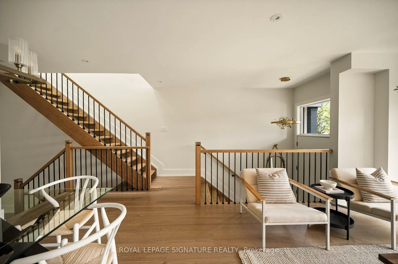 62, Ash, Long Branch, Toronto