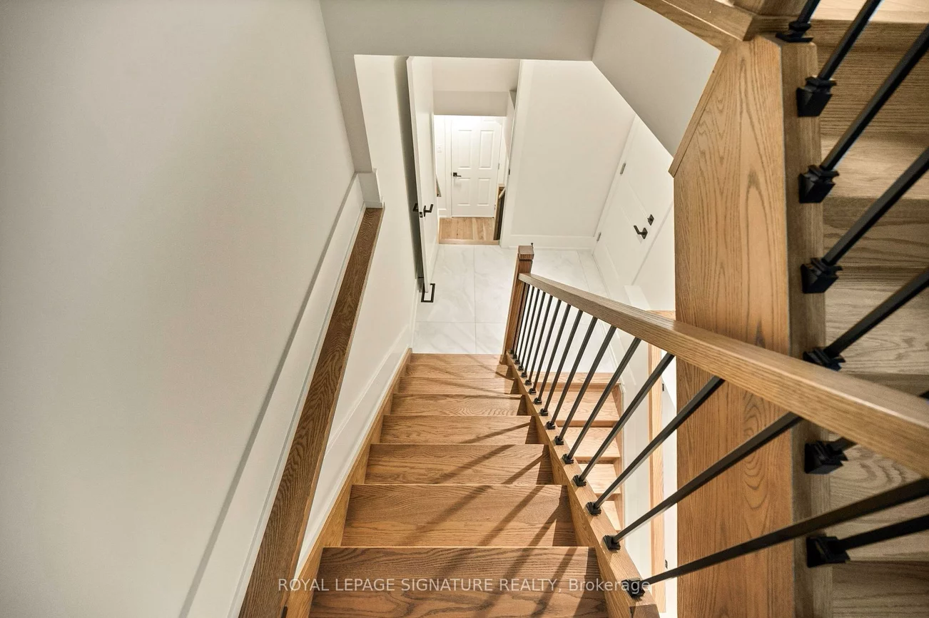 62, Ash, Long Branch, Toronto