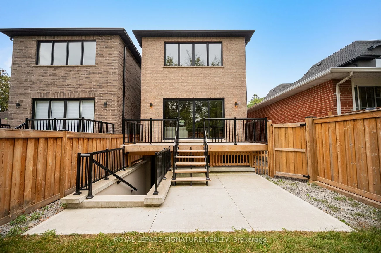 62, Ash, Long Branch, Toronto