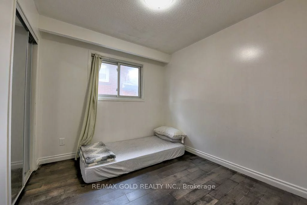 22, Kittiwake, West Humber-Clairville, Toronto