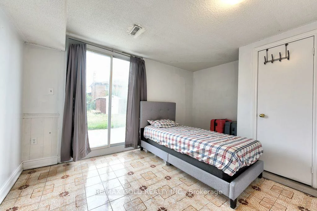 22, Kittiwake, West Humber-Clairville, Toronto