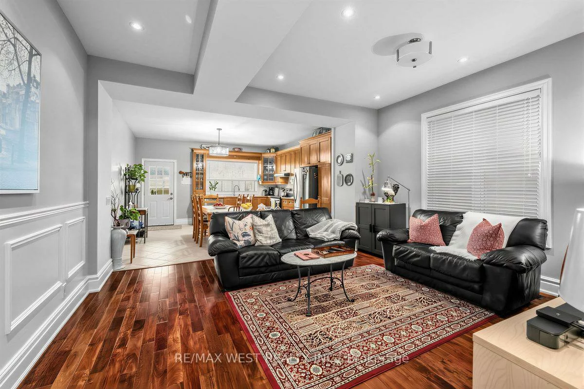 66, Bristol, Dovercourt-Wallace Emerson-Junction, Toronto