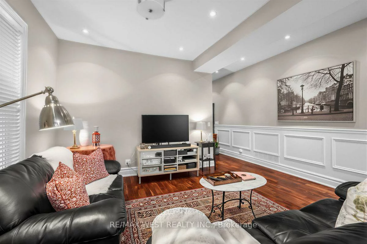 66, Bristol, Dovercourt-Wallace Emerson-Junction, Toronto