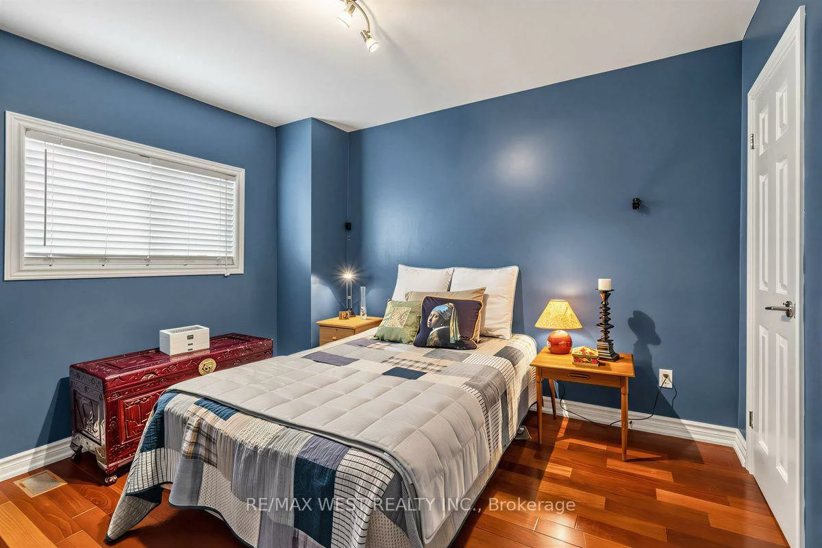 66, Bristol, Dovercourt-Wallace Emerson-Junction, Toronto