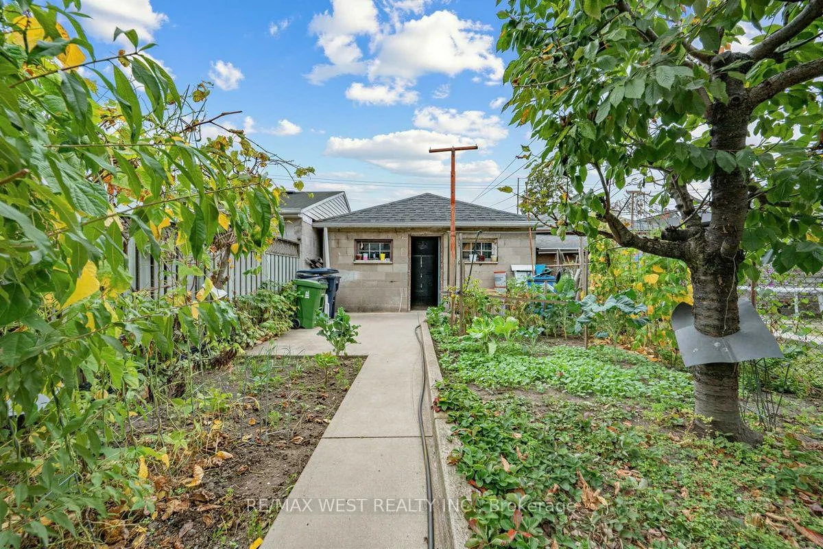 66, Bristol, Dovercourt-Wallace Emerson-Junction, Toronto
