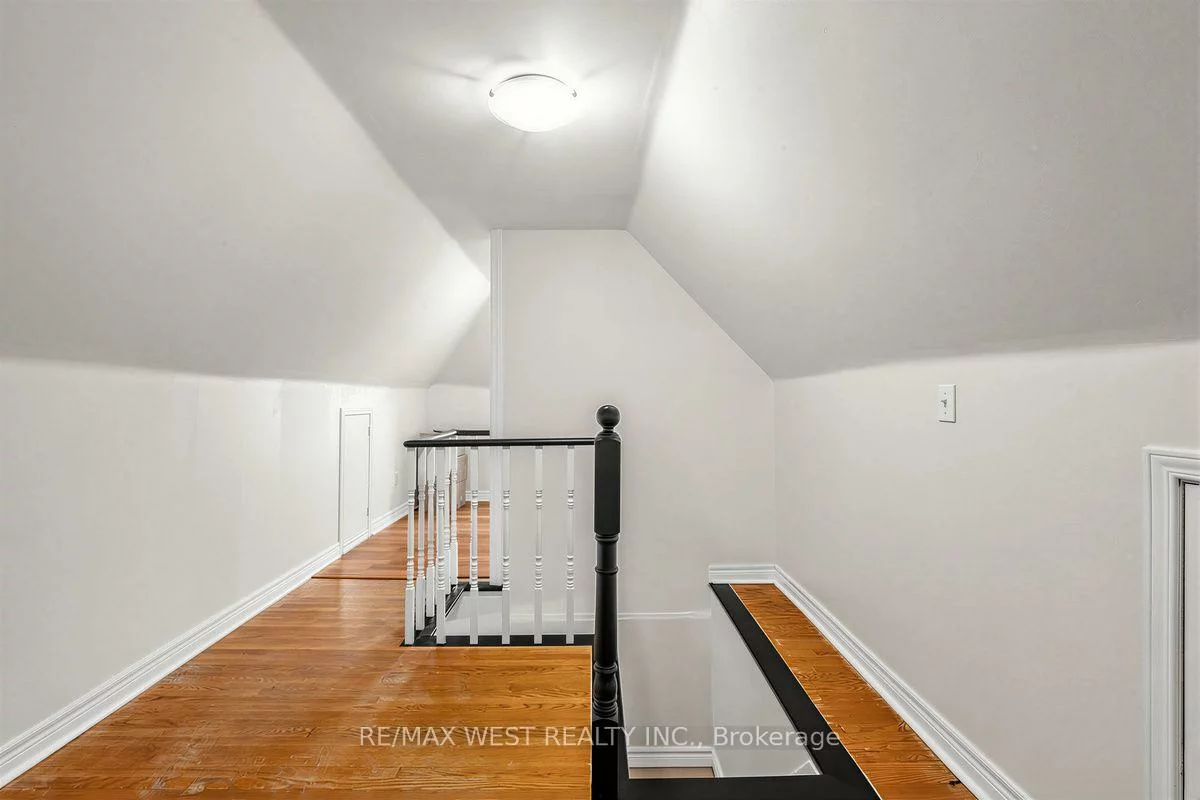 66, Bristol, Dovercourt-Wallace Emerson-Junction, Toronto