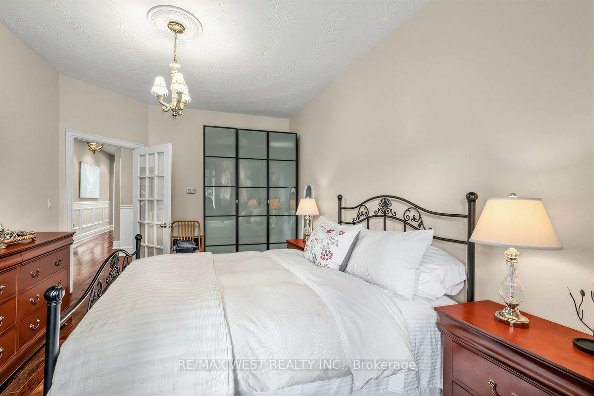 66, Bristol, Dovercourt-Wallace Emerson-Junction, Toronto