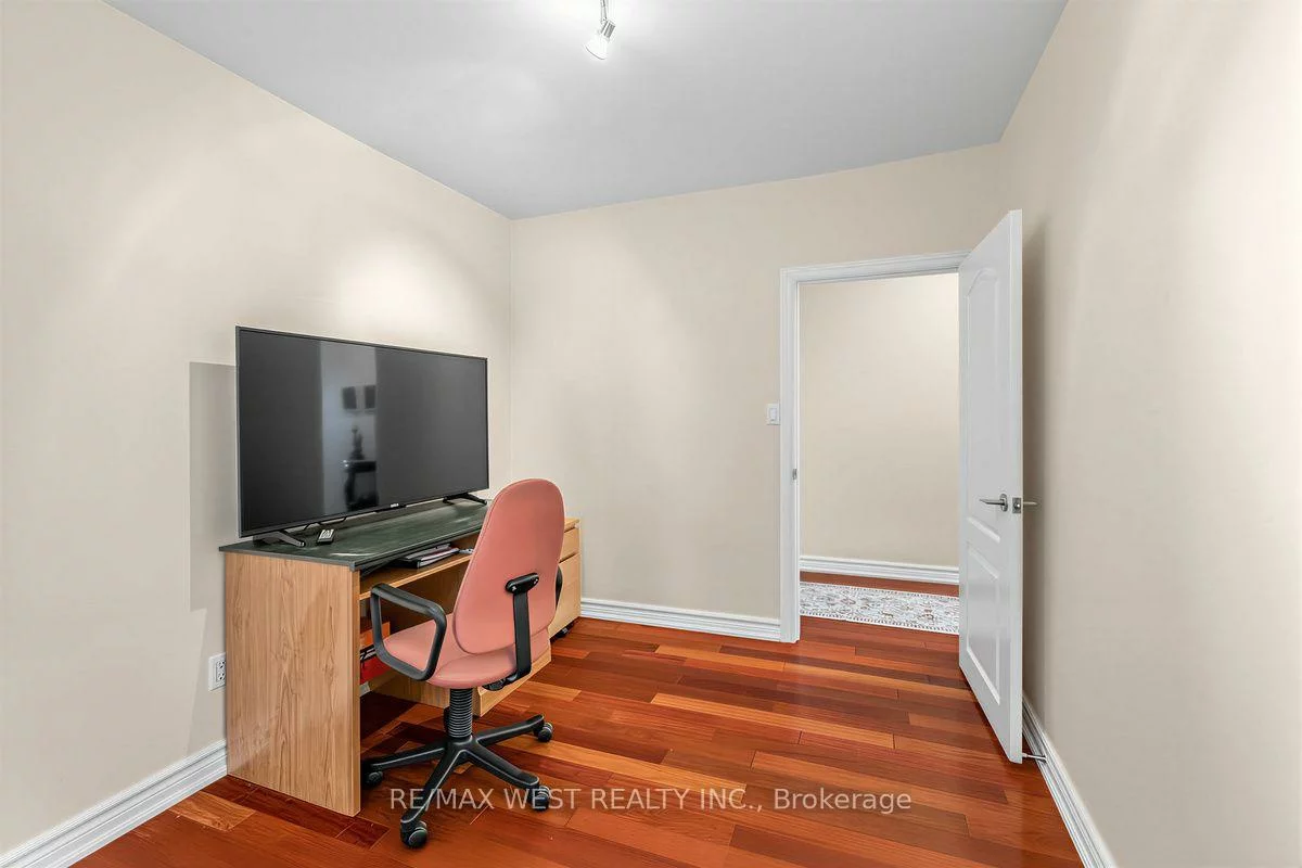 66, Bristol, Dovercourt-Wallace Emerson-Junction, Toronto