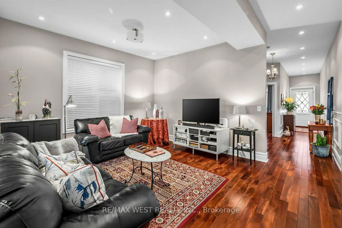66, Bristol, Dovercourt-Wallace Emerson-Junction, Toronto