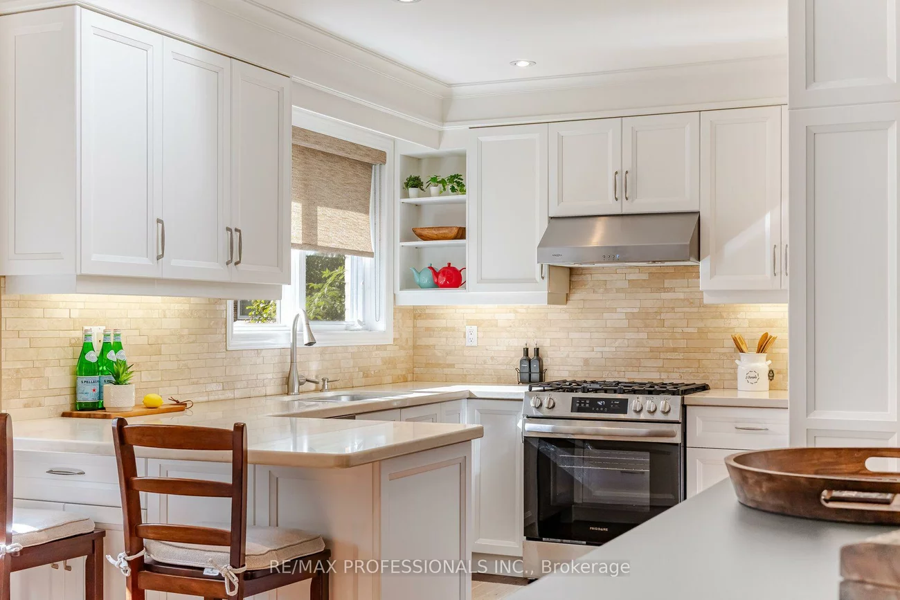 8, Beaverbrook, Princess-Rosethorn, Toronto